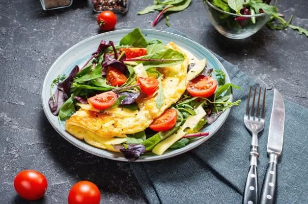 Ile kalorii ma omlet z 3 jaj - poznaj dokładną wartość odżywczą potrawy