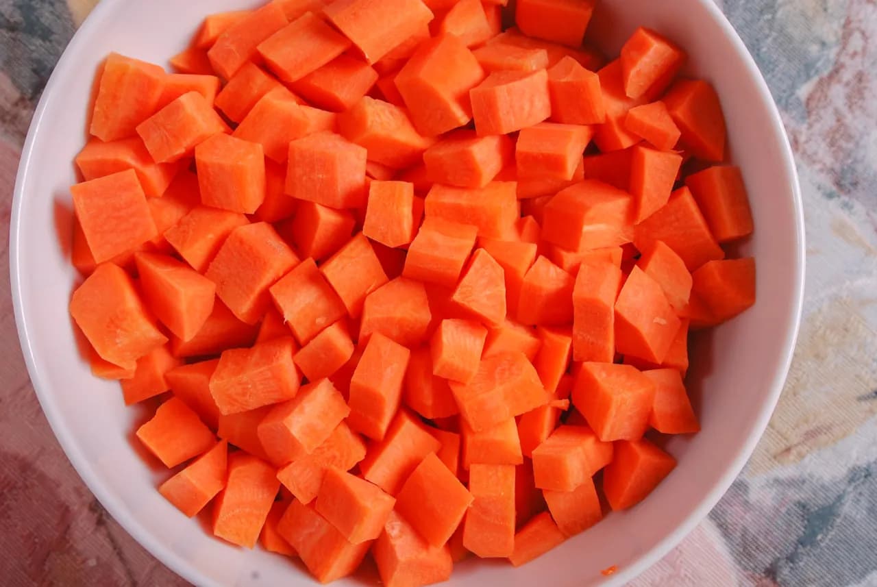 Ile kalorii ma marchew gotowana: szczegółowe wartości kaloryczne i porcje