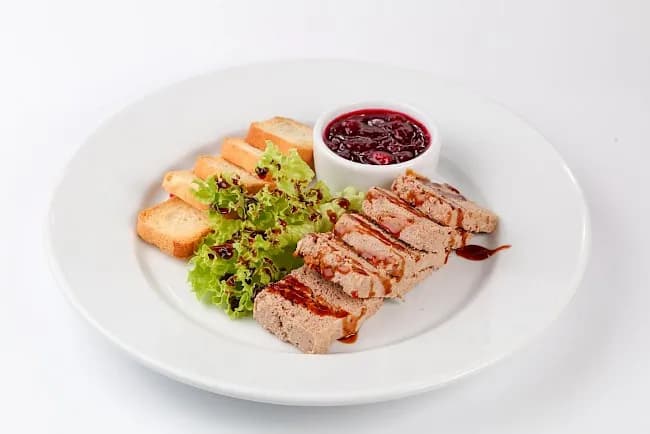 Ile dokładnie kalorii ma pasztet? Poznaj prawdziwą wartość odżywczą