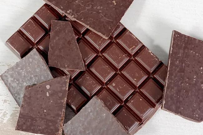 Ile kalorii ma czekolada? Poznaj kaloryczność różnych rodzajów
