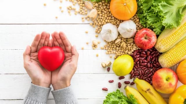 Skuteczne sposoby na oczyszczenie żył z cholesterolu i poprawę zdrowia